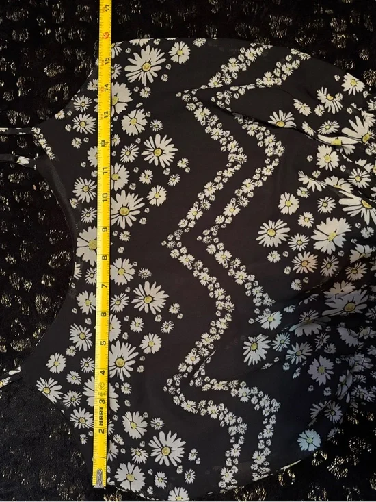 love, Fire Black Daisy Print Smocked Crop Top with Yellow Accents Spring Summer - Picture 4 of 5